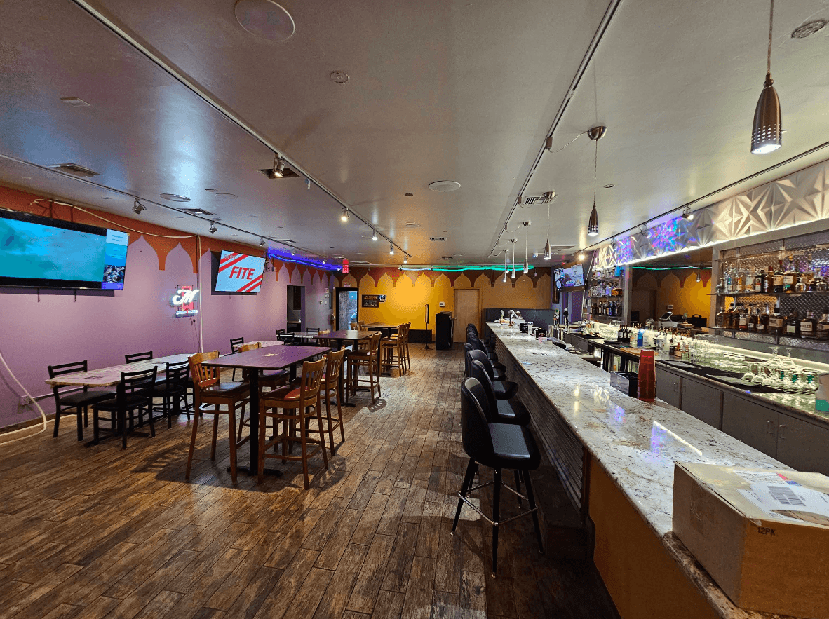 INDIAN OVEN CUISINE & BAR